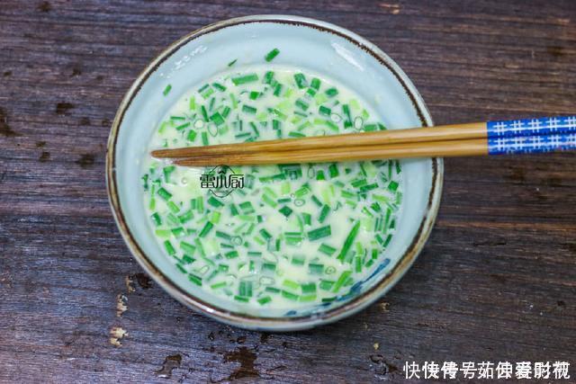 儿子最爱吃的早餐饼,不用揉面,不用整形,2块钱就能吃饱!