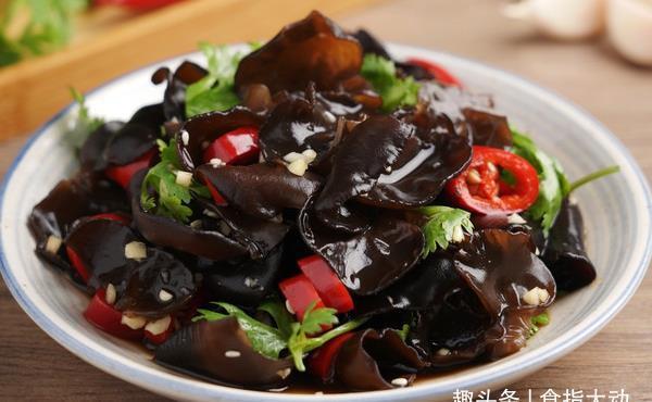 年夜饭必备的爽口开胃菜,色香味俱全,诱人食欲,下酒又下饭!