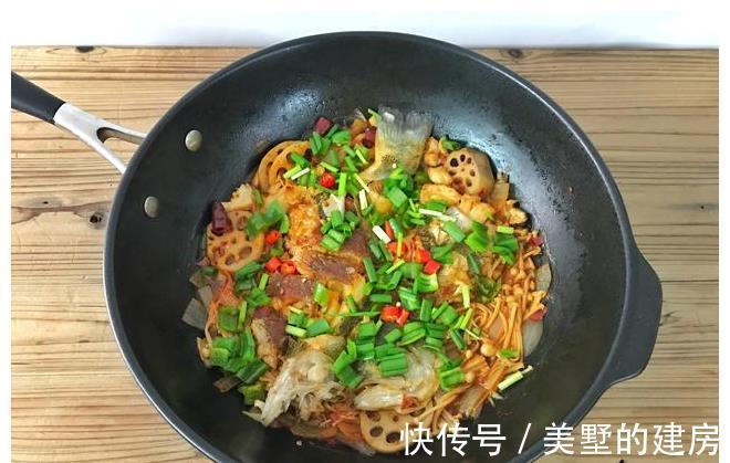 锡纸|不用烤箱也能做烤鱼，香辣鲜美，外酥里嫩，越吃越香，太简单了！