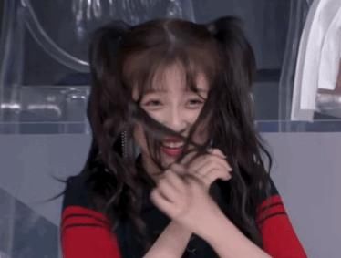 参加综艺第一期就被说“小作精”，虞书欣在节目当中到底多被偏爱？