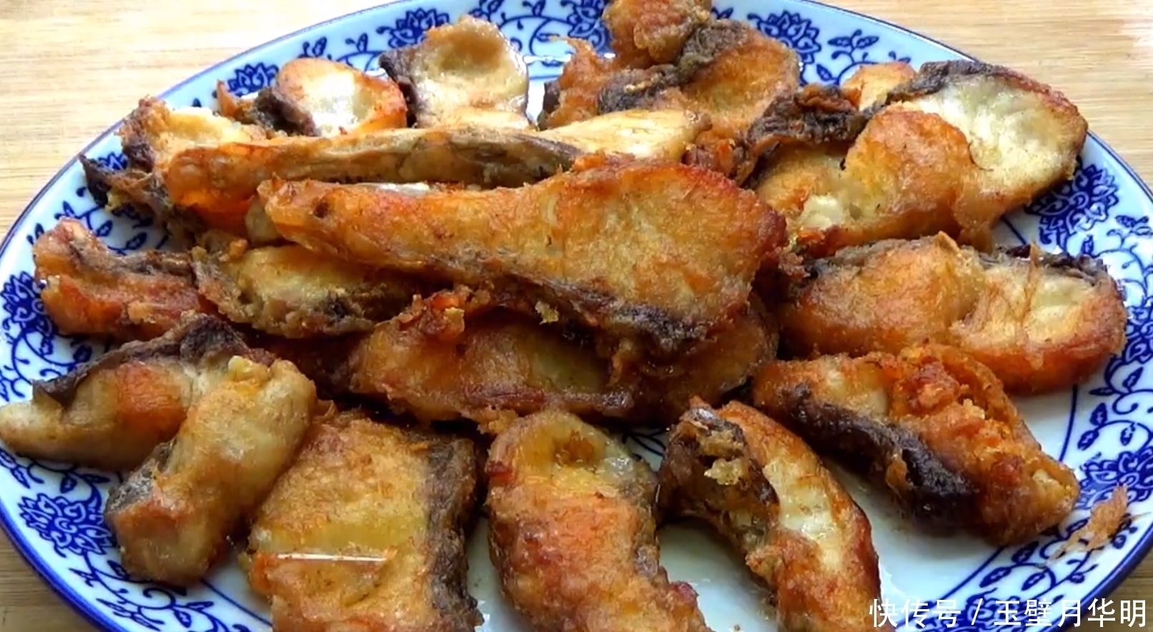 鱼肉|草鱼百吃不厌的做法,鱼肉鲜香无腥味,下酒又下饭,比烤鱼还好吃