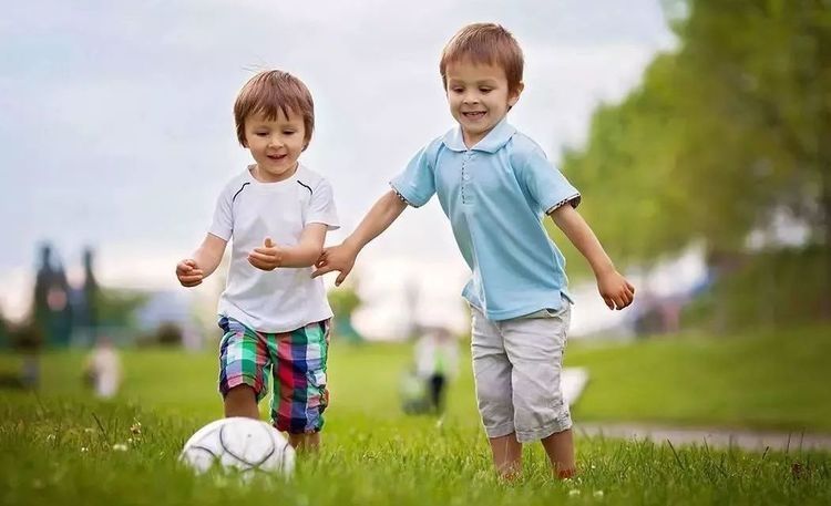 身高|孩子身上出现3个变化,说明可能要停止长高了,对照你家娃看看