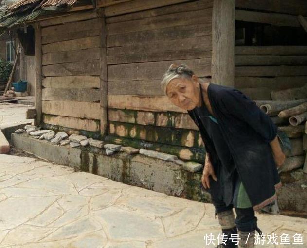 女人过了50岁,2种食物可以多吃,养骨护关节,人也更显年轻