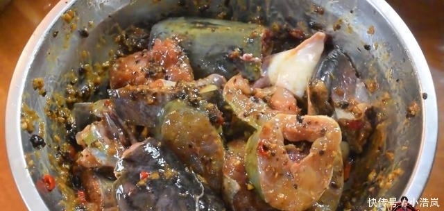 砂锅鲶鱼最好吃的做法,简单美味又下饭,看看你喜欢吃不?