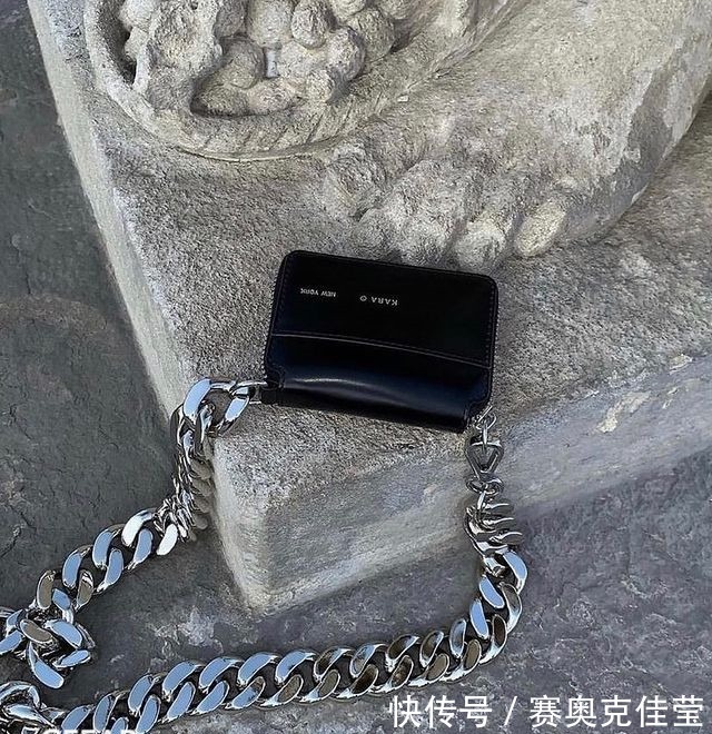 mini|时髦女生名牌包包,越低调越不会过时!