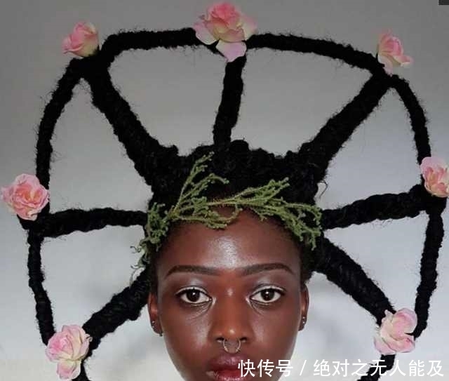 非洲女孩长得太黑没人要,整理了一下头发后,很多男人排队想娶她