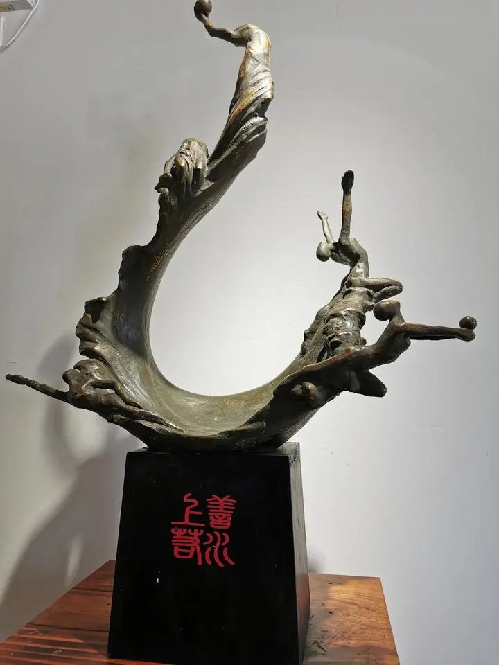 雕塑|我@长三角|从尘土中来,浴火而重生,我的人生就像手里的泥巴