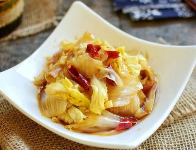 做醋溜白菜，什么时间放醋很重要，牢记这一点，口感好味道正宗