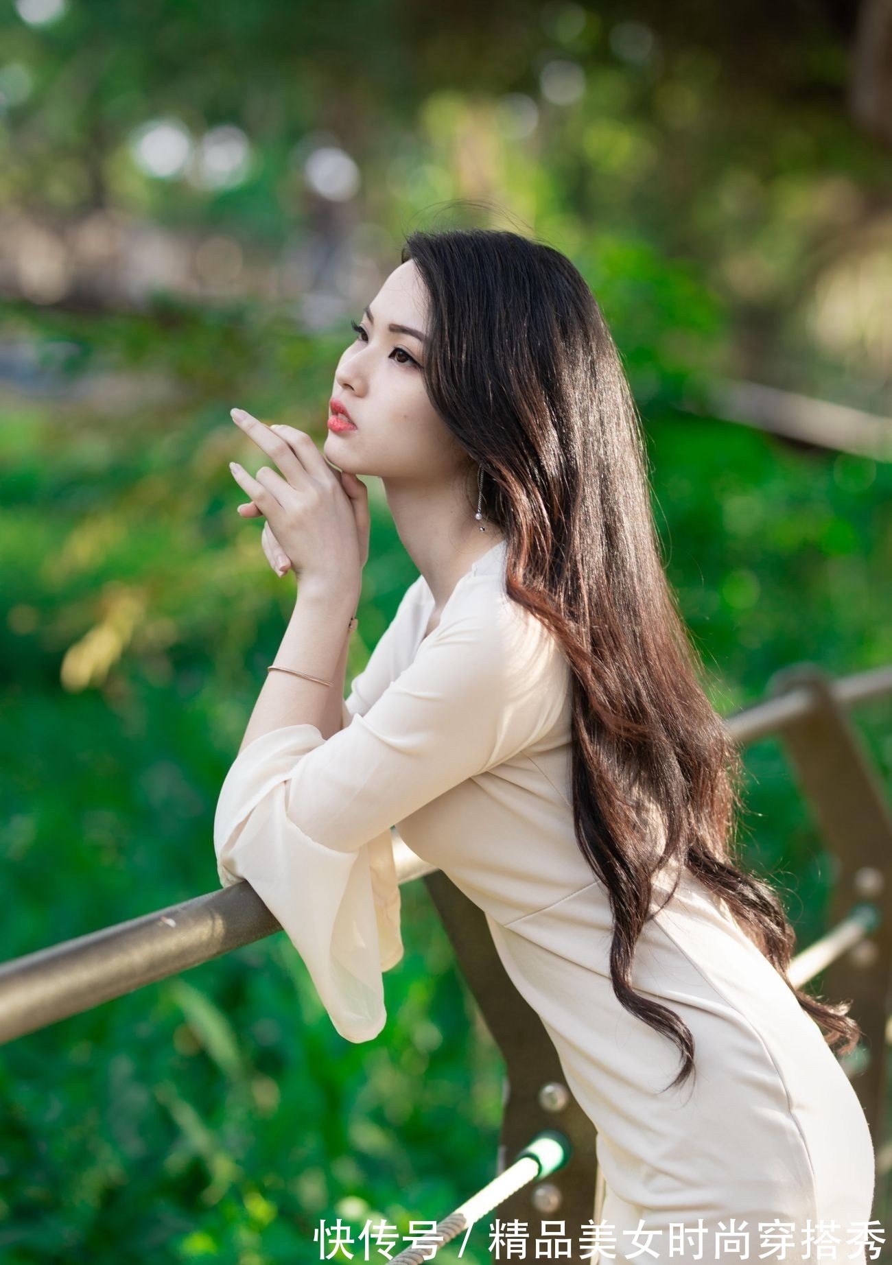 连衣裙|简约米色连衣裙,无需任何的装饰也能尽显优雅的甜美感觉