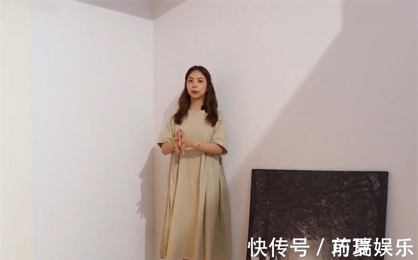 收纳|小两口买下21㎡婚房,巴掌大的家挤出“双客厅”,生活去繁从简