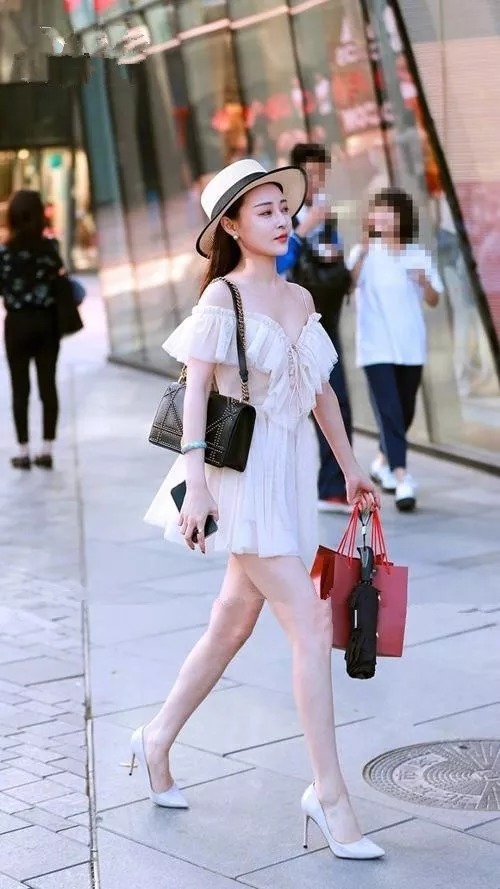 蕾丝|高跟鞋时尚又魅力,搭配起来显得柔美又优雅