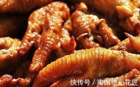 做虎皮鸡爪时,怎么出虎皮?学会这“1招”,鸡爪香软入味更好吃
