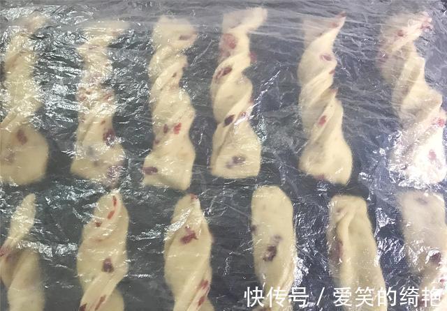 蔓越莓干|花卷新做法，比面包简单，比包子好吃，香甜松软，出锅孩子抢着吃