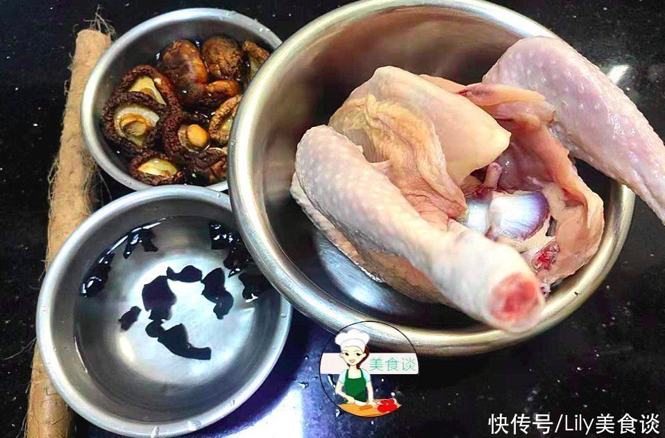 白切鸡|炖鸡肉时，多加“这三样”食材，鲜香营养，炖一锅大人孩子都爱吃