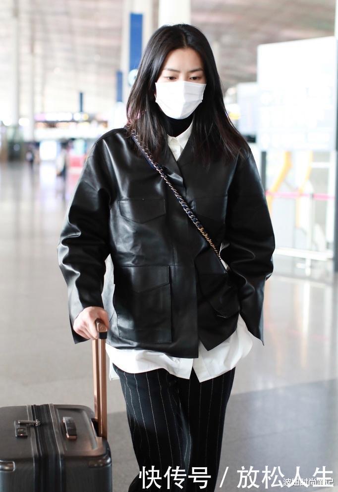 内长|刘雯要把皮衣穿火了,“内长外短”显瘦又显高,叠穿造型真保暖