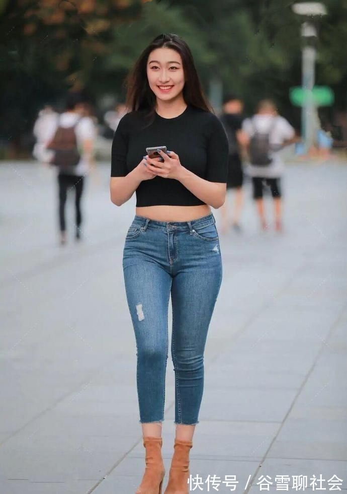 高跟鞋 真正见过世面的女人，往往会很注意身形，“屁股大”可以这么穿