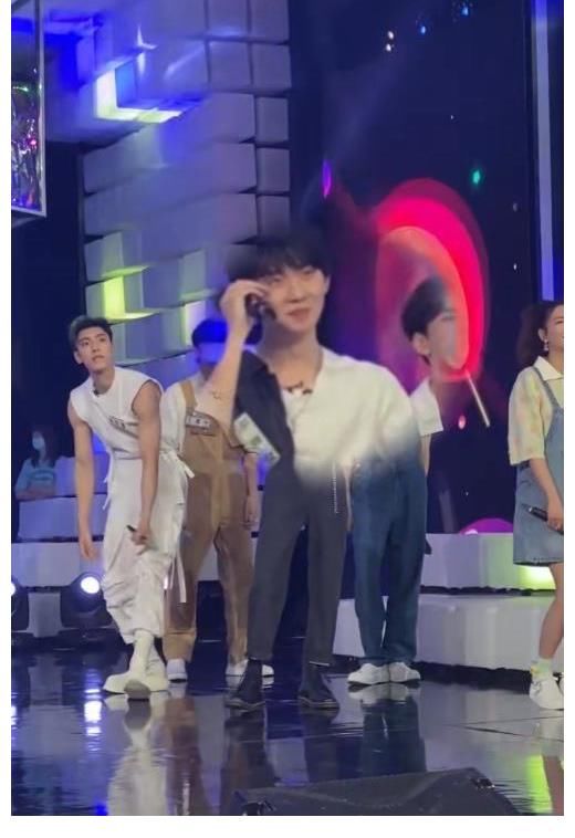 彩排|大型社死现场！马嘉祺再唱《快乐星球》插曲，现场氛围欢笑连连