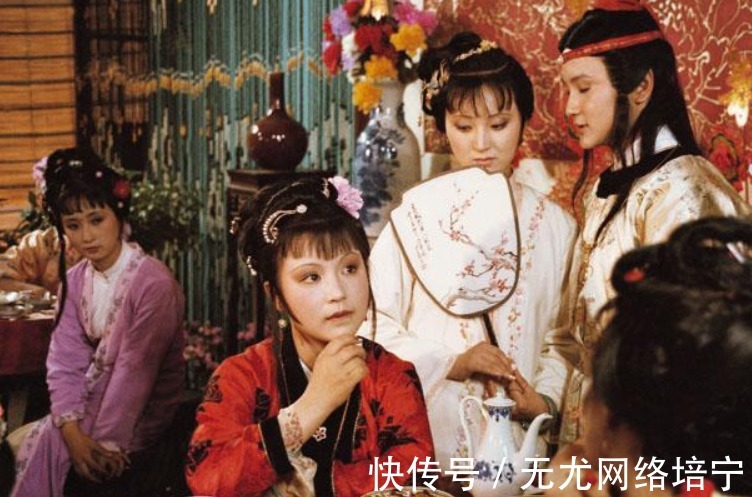 红楼梦|刘姥姥曾直夸惜春是“天仙下凡”，为何见到黛玉时却吝啬了起来？