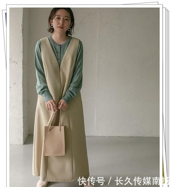 显得|时髦的“背心裙”你有吗?秋冬可以这样搭配,显得更时尚更优雅