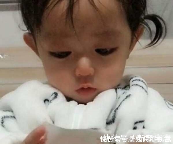 宝宝|2岁女宝宝想要“毛爷爷”,妈妈不给,结果宝宝飙演技了