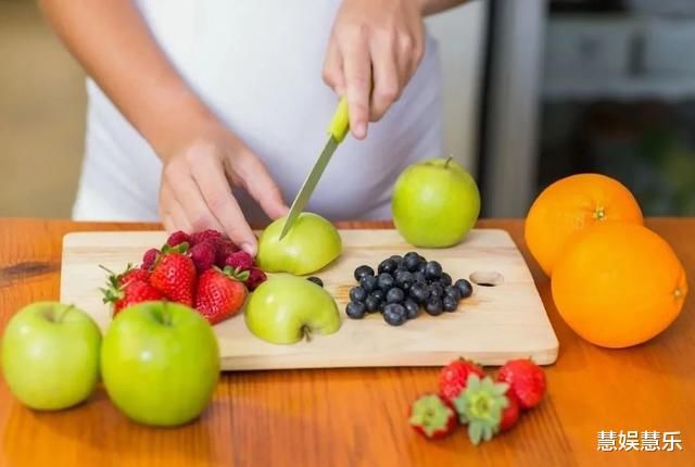 消化科醫(yī)生：胃不好，盡量少吃這3種食物，想養(yǎng)胃，嘗試這2種東西