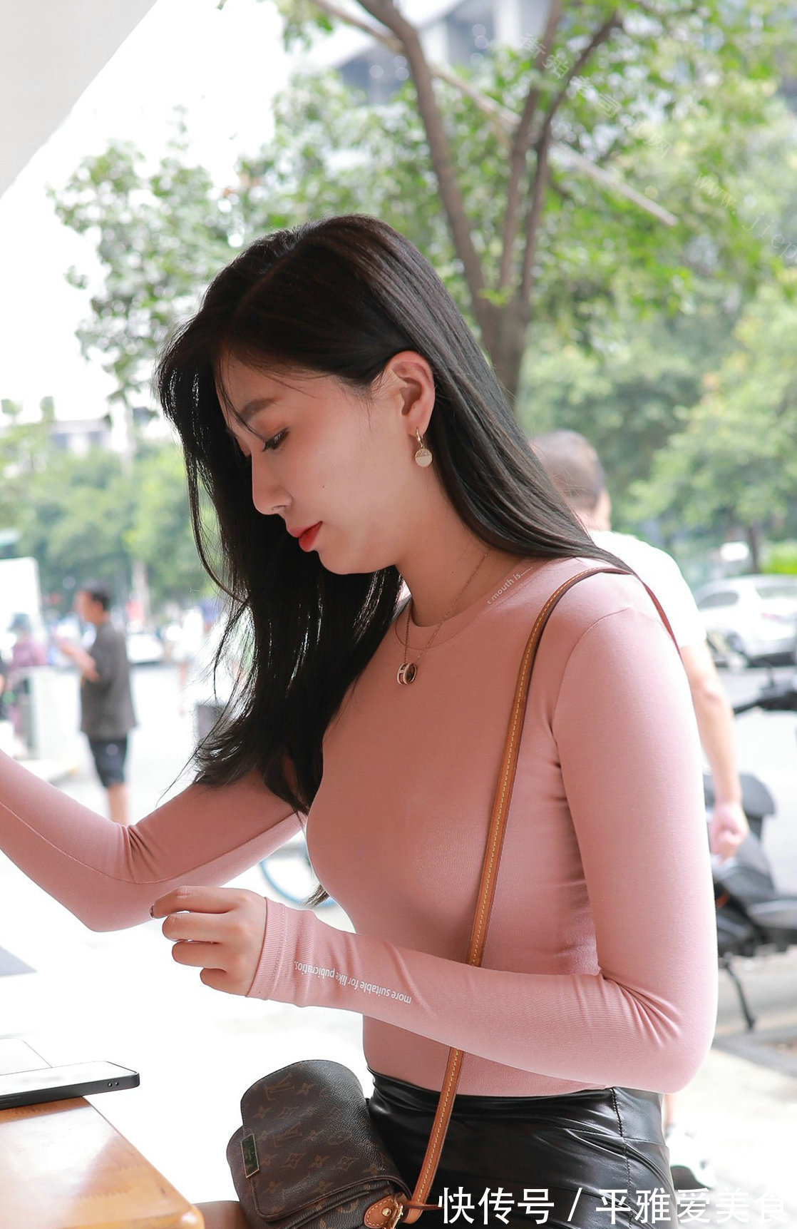 穿搭 健美裤穿搭,简约时尚又修身,穿出了夏季清凉的休闲的风