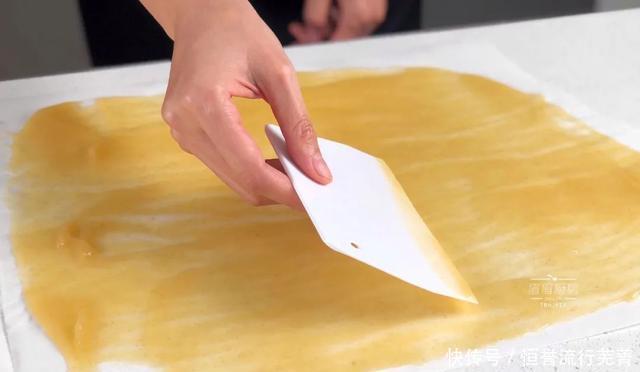 山楂|苹果别再直接啃了,这样做消食解腻又开胃,比山楂卷还美味!