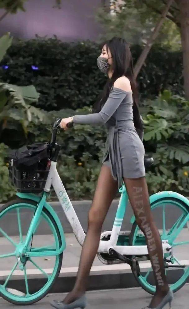 穿搭 都市女郎风的造型，骑自行车都优雅，尽显高级感
