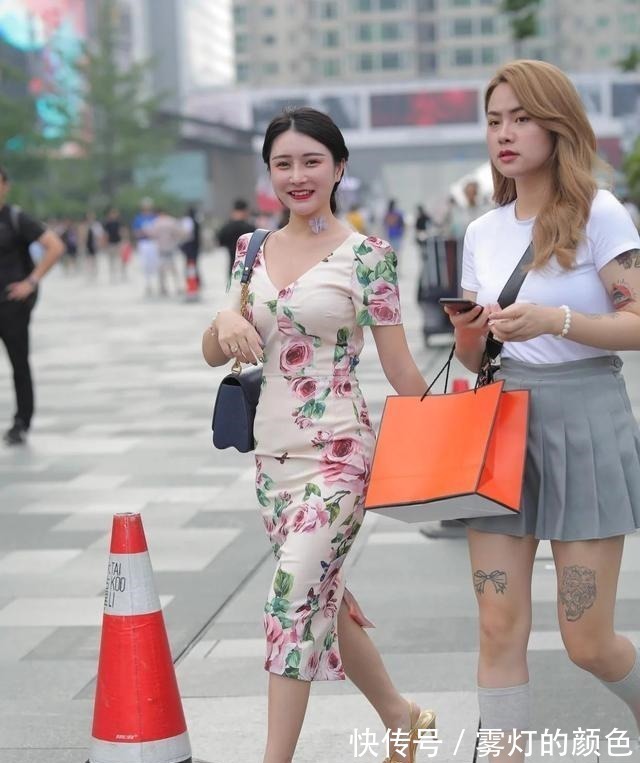 旗袍 含三分娇羞,七分“诱惑”,难得一见的旗袍小姐姐!