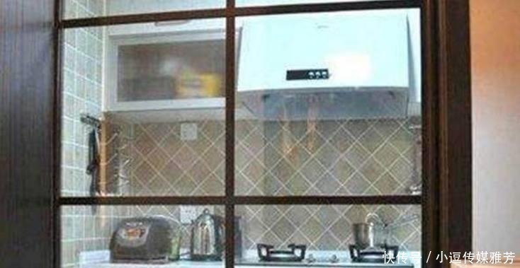 油烟|越来越多人厨房不装推拉门这样装,太聪明了,师傅都点头夸好