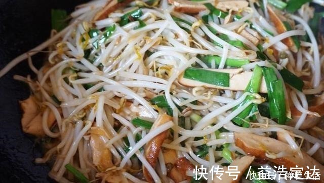 小蛮腰|韭菜和“它”是搭档,一周吃2次,刮油又排便,大肚腩都变平了