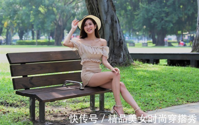 锁骨 女人的锁骨就像天使的翅膀,自然、玲珑,散发着迷人的气质