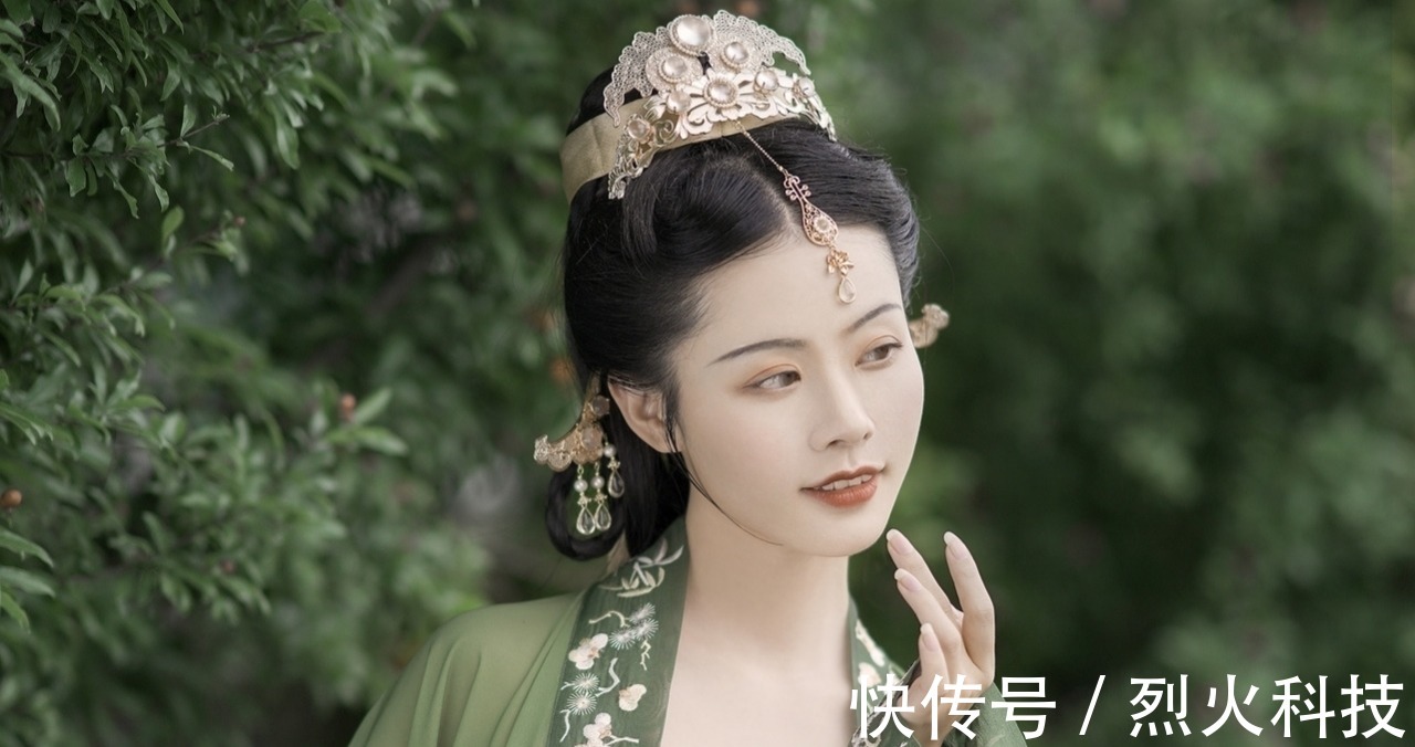 瑶坛&五言格律与七言格律:化露凝烟君不见,雍容无愧向瑶坛