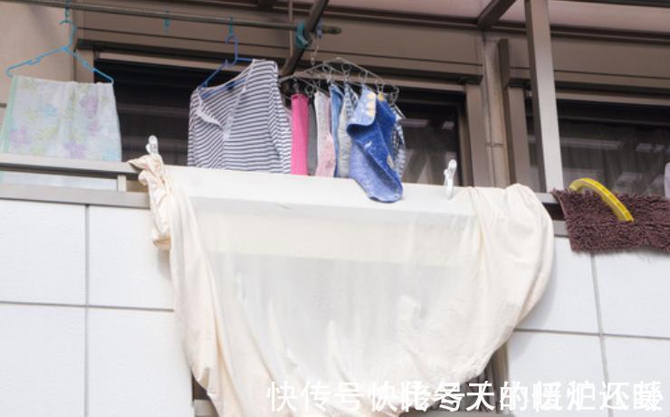 高层|出差发现一户高层这样晾晒衣服,设计得真有才,拍下来回家照着学
