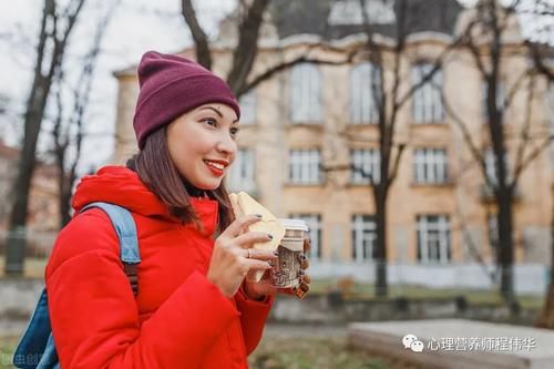  又降温了，你的胃还好吗？上班族保护胃，这3个习惯要不得！