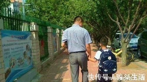 放学|去幼儿园接孩子，家长要注意“2问3不问”！来自幼儿园老师的建议