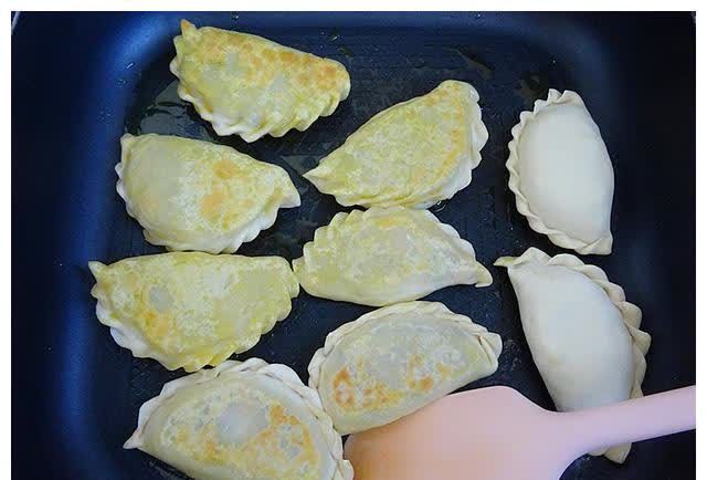 合子|春天是孩子长个的好时节,不吃肉也要吃这菜,用来做馅真香呀