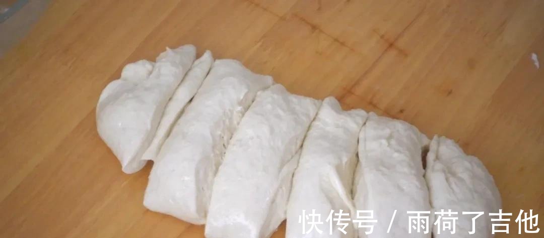 4种材料,不发酵,不用烤箱,自制起酥煎饼,香喷喷的面食!