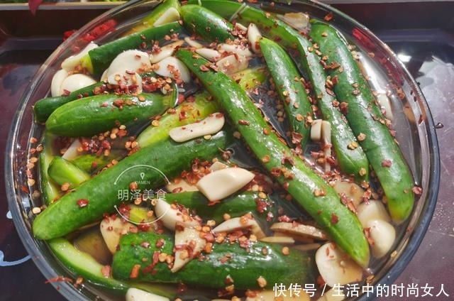 旱黄瓜|腌酸辣黄瓜时,用这种醋代替白醋,腌出的黄瓜有果香味,口感特棒