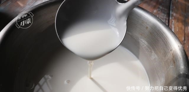 想吃凉皮不用买了,教最简单做法,不用洗面,劲道爽滑张张透亮