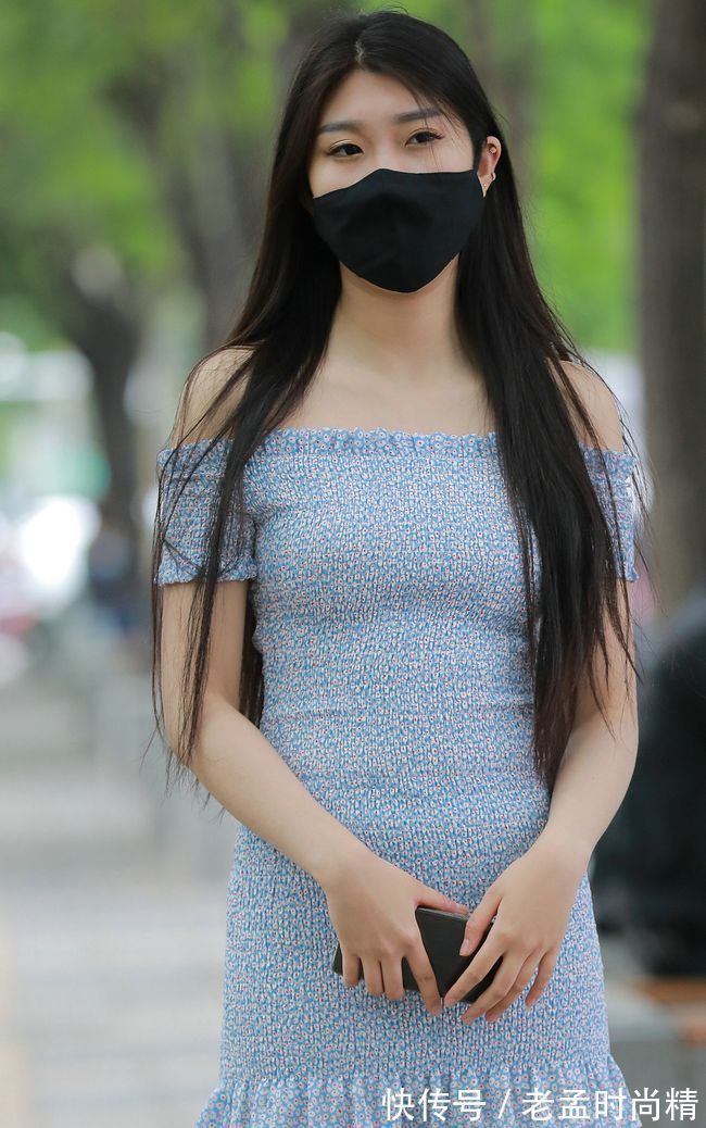 气质|牛仔裤尽显高挑纤瘦身材,彰显女性身材黄金比例,提升时尚气质