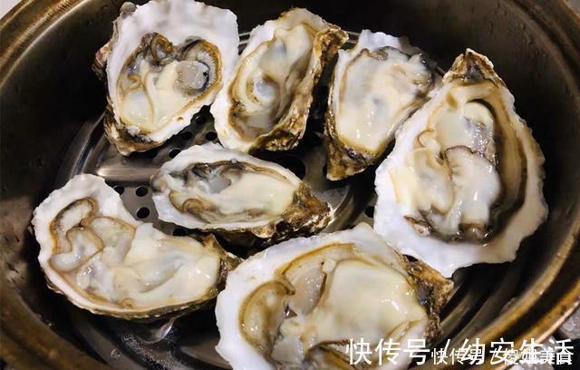 海鲜|煮生蚝时，万万别直接下锅煮，海边人这样做，煮出的生蚝又鲜又嫩