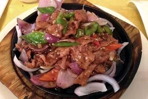 美食精选:腰果炒豆腐,金针菇日本豆腐煲,香辣口水鸡,黑椒牛柳