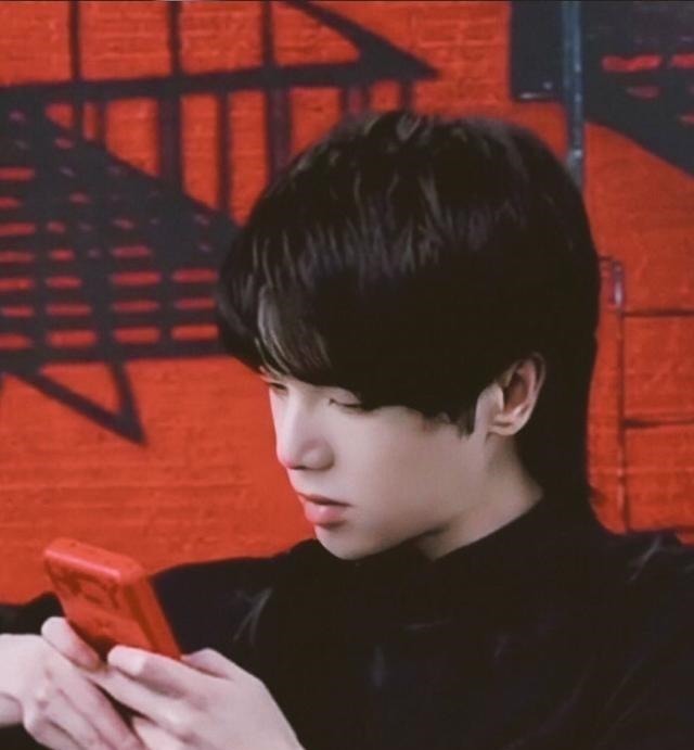 国内男星“颜响力”排名刷新华晨宇跌落谷底，榜首实至名归