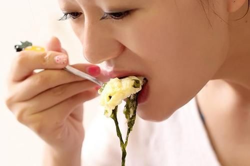 “人睡三覺，命比紙薄”，該俗語中包含的是哪三覺？醫生講給你聽