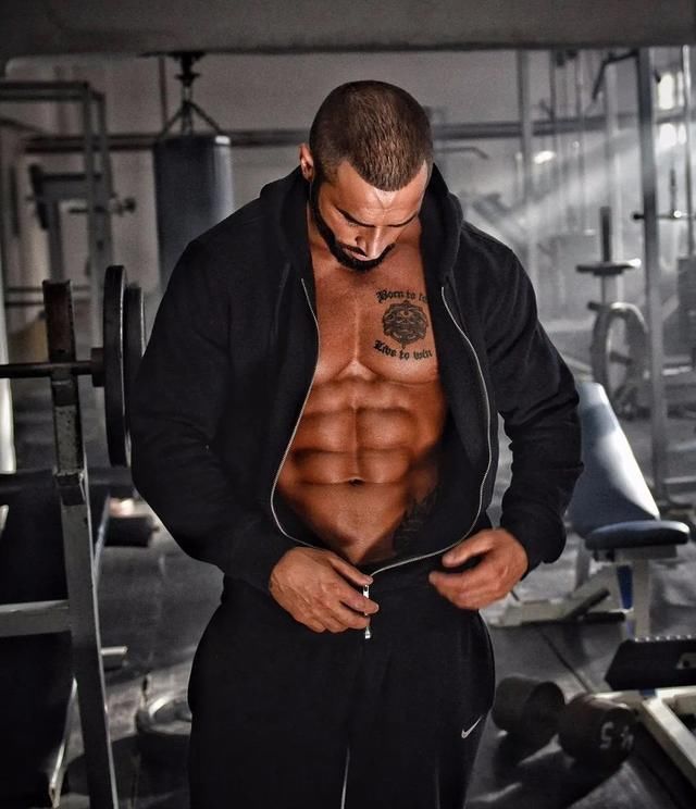 自律|“健身第一男神”,巧克力腹肌,完美肌肉全球身材最好