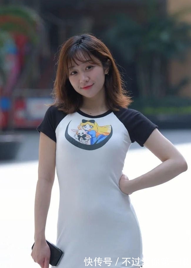 魅力 很可爱的T恤紧身裙,让小姐姐魅力十足,满满的青春气息