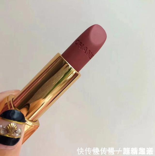 口红 秋冬闭眼入系列,这几款显白不挑皮的口红色号,“必须”要有