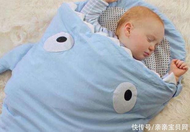 被子|宝宝翻身后不能呼吸憋到大哭，好在宝妈察觉不对飞扑抱起，否则……
