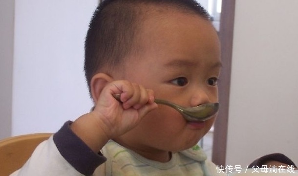 宝妈|睡觉前,家长不要做这“3件事”,对孩子身高发育有阻碍,要知晓